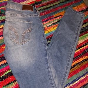 Light denim wash Hollister low rise skinny jeans